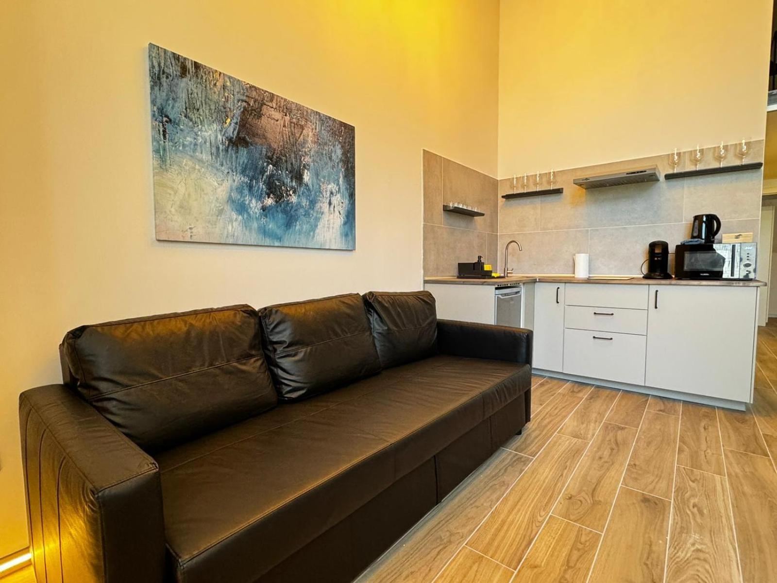 Melia Y Fuster 23c Walencja
